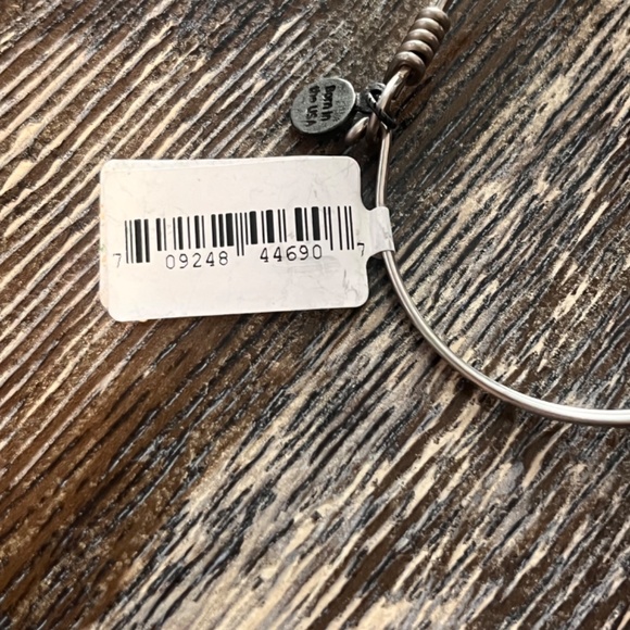 NEW Luca + Danni - PINEAPPLE bracelet, NWT - Picture 7 of 8